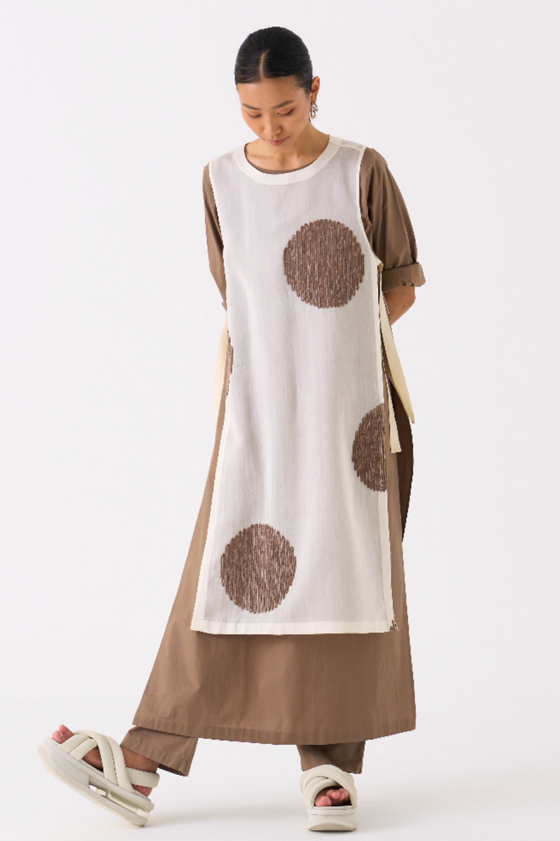 SIDE TIE OVERLAY TUNIC-OVERLAY : IVORY
TUNIC : CEDAR poplin by THREE for women in Singapore