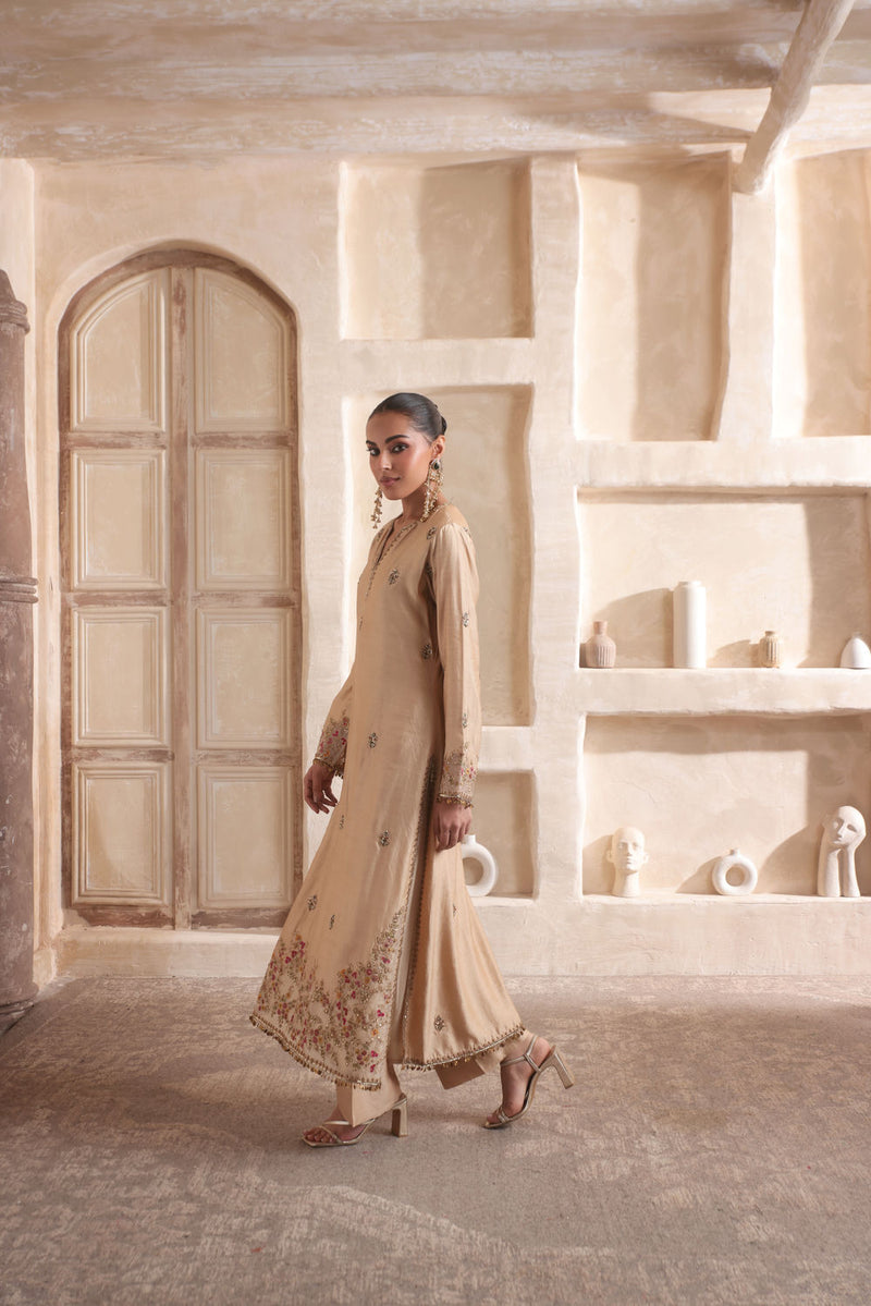 Zar-Rang Ivory Farshi Kurta Set silk chanderi kurta/kurta set by Niti Bothra in ivory for women in Singapore
