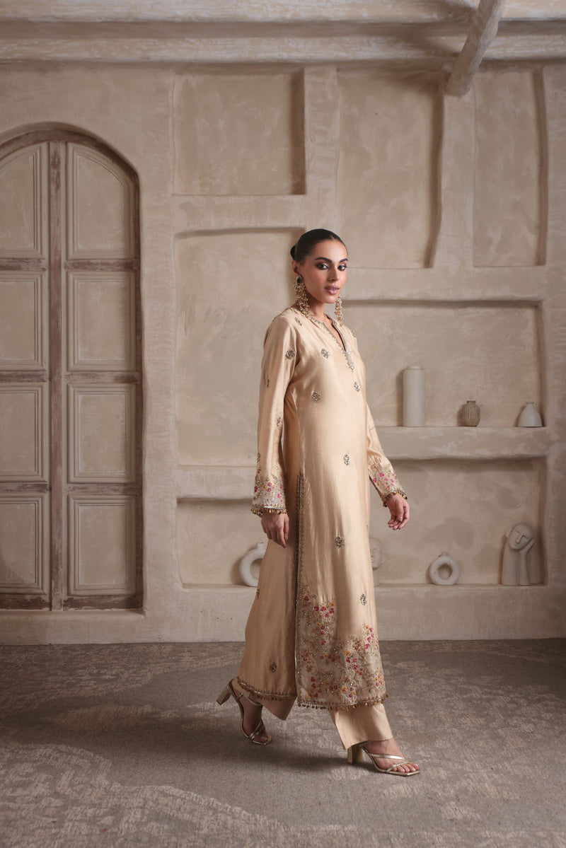 Zar-Rang Ivory Farshi Kurta Set silk chanderi kurta/kurta set by Niti Bothra in ivory for women in Singapore