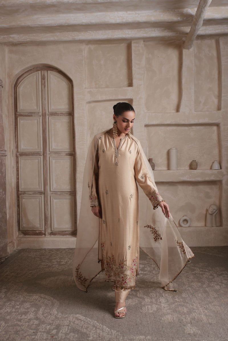 Zar-Rang Ivory Farshi Kurta Set silk chanderi kurta/kurta set by Niti Bothra in ivory for women in Singapore