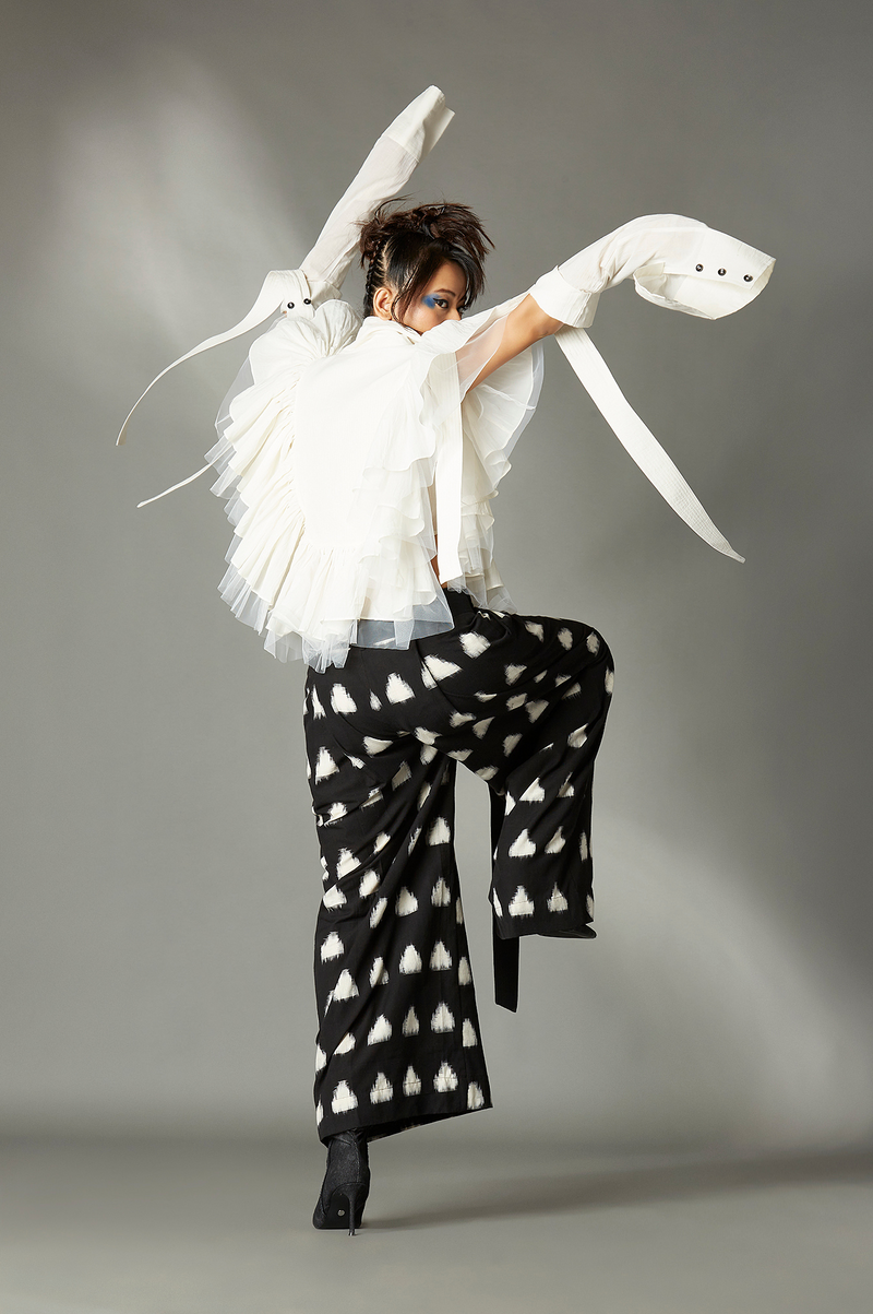 Lyle Top with Sleeves cotton by Chola in white color for women in Singapore