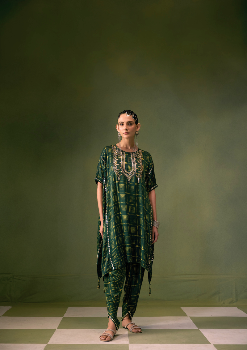 PHFP26-17 AJ. GREEN CHAURAS (carat neckline) NA4 + TULIP PANTS-Size L
