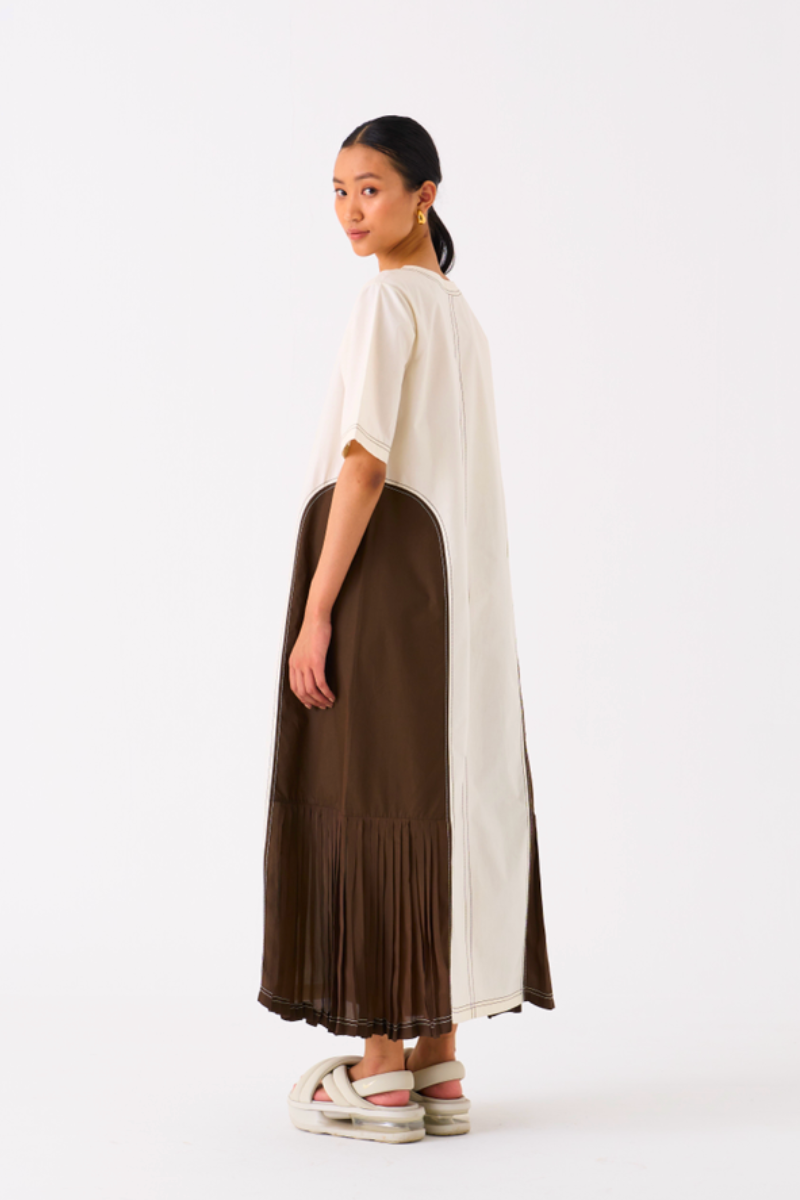 SIDE U-PLEAT DRESS-IVORY/DARK OLIVE poplin by THREE in olive color for women in Singapore