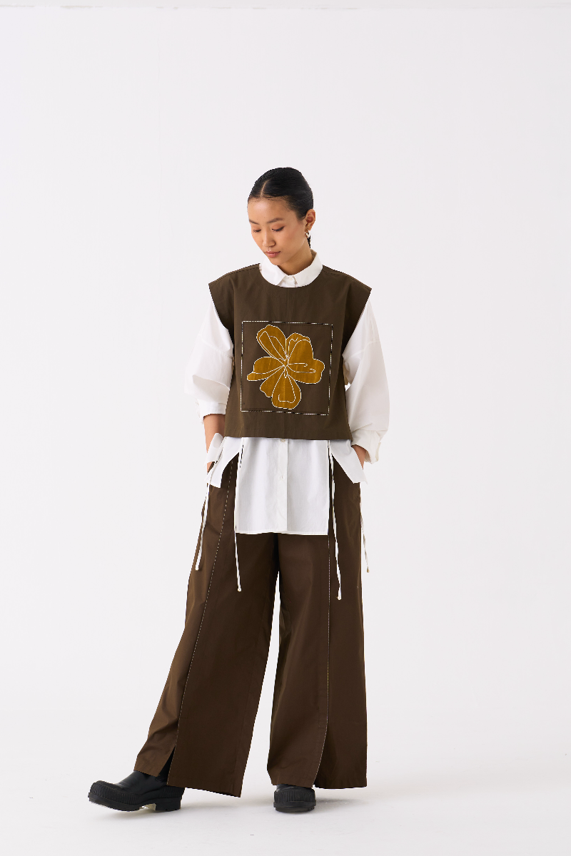 PANELLED SHIRT-OVERLAY: DARK OLIVE
SHIRT : WHITE poplin by THREE in olive color for women in Singapore