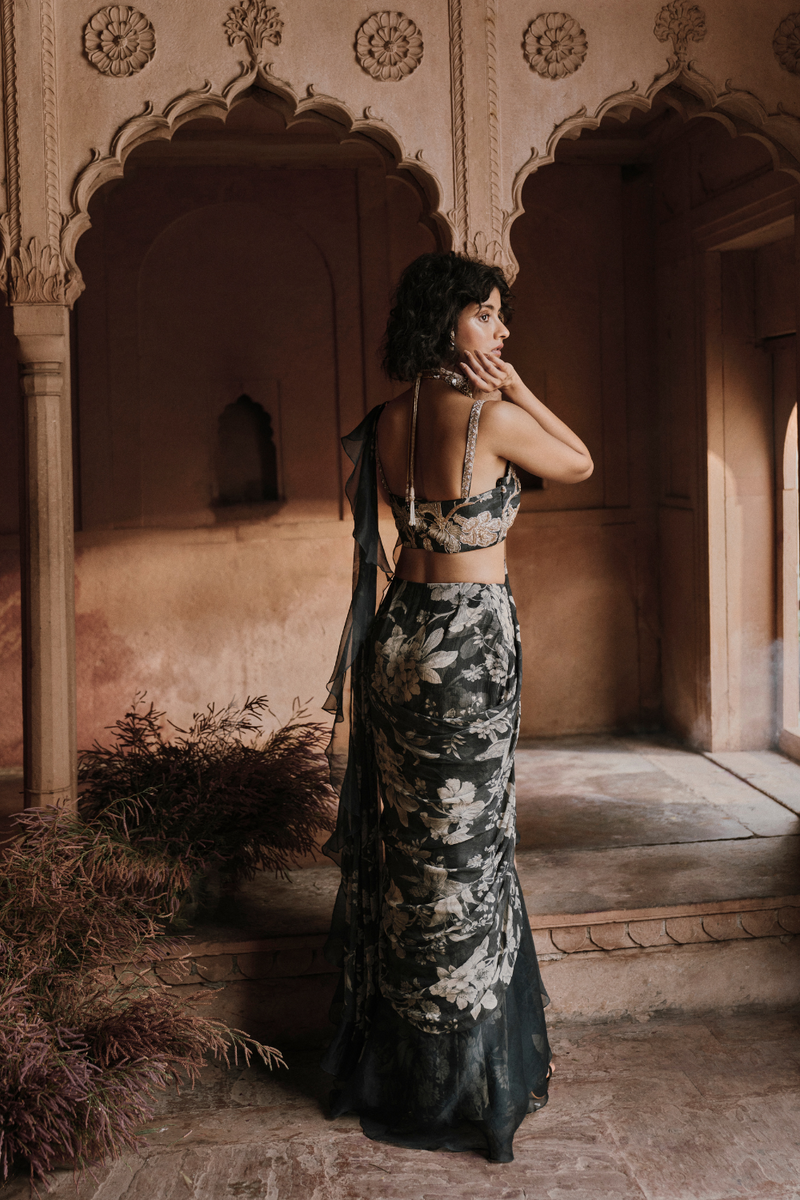 PH-2489 
Saree 
Blouse 
Jacket Set by Paulmi & Harsh for women in Singapore