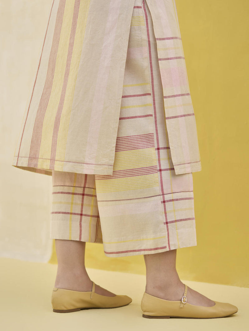 Misa Check Linen Kurta Set
- Sand linen by Manan in natural color for in Singapore