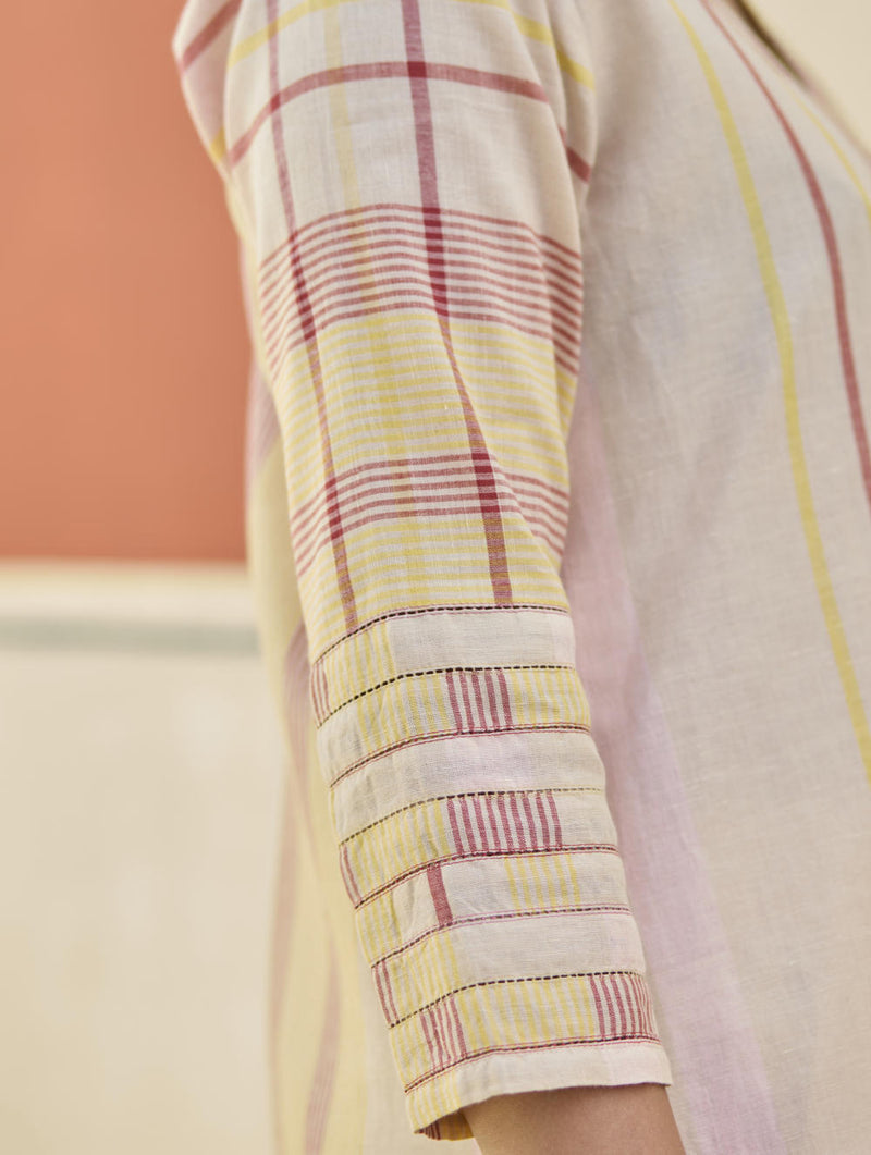 Misa Check Linen Kurta Set
- Sand linen by Manan in natural color for in Singapore