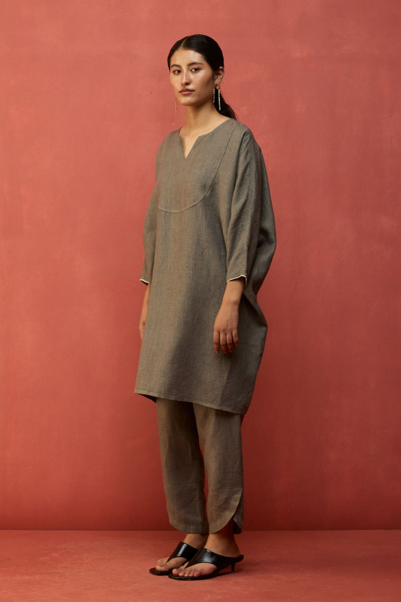Etsu Yoke Linen Kurta - Grey linen by Manan in grey color for women in Singapore