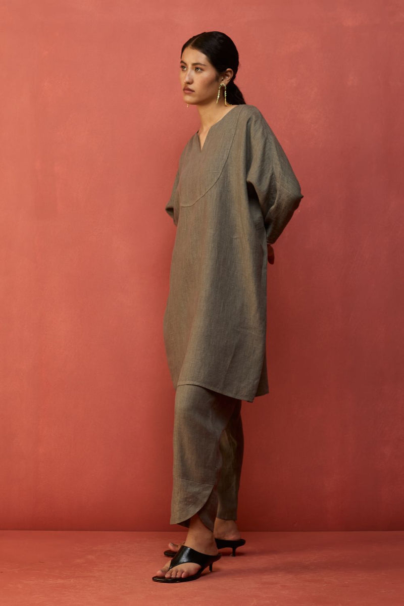 Etsu Yoke Linen Kurta - Grey linen by Manan in grey color for women in Singapore