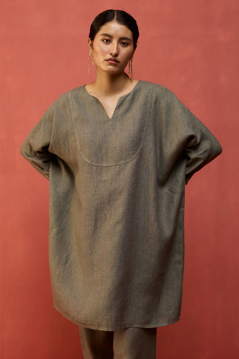 Etsu Yoke Linen Kurta - Grey linen by Manan in grey color for women in Singapore