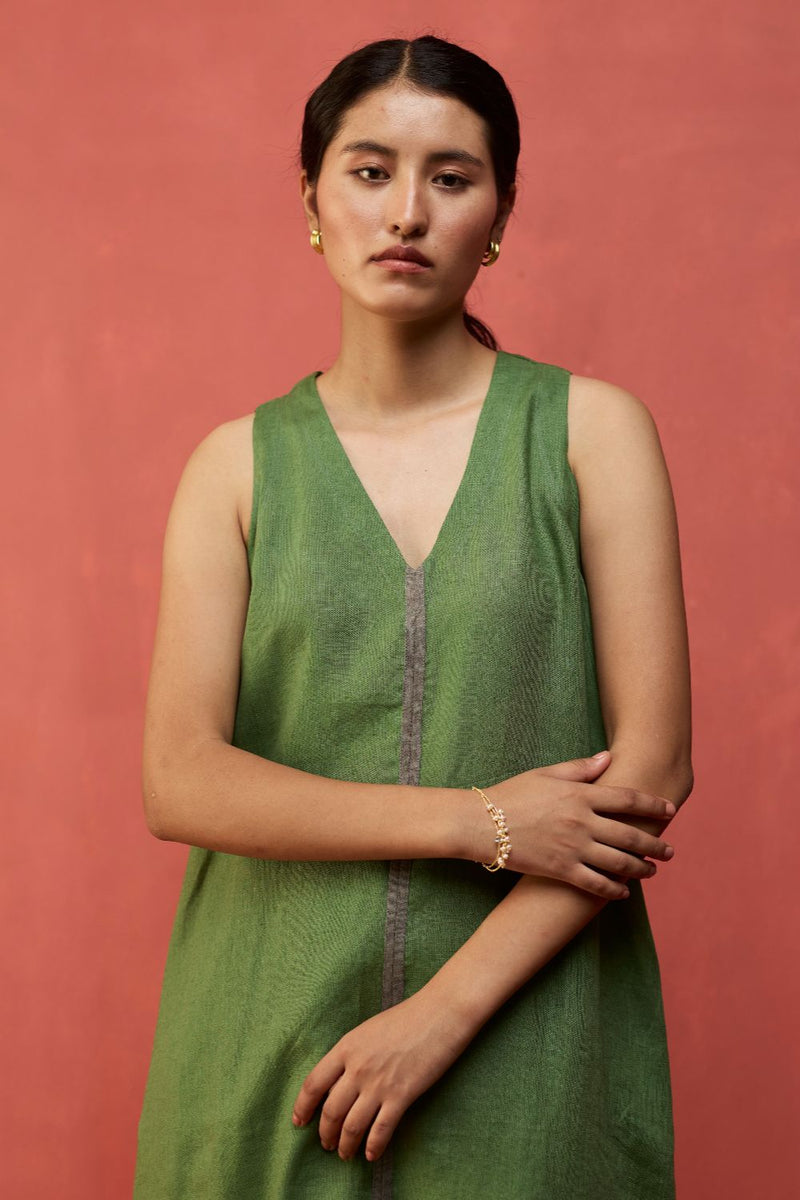 Rohe Sleeveless Linen Kurta Set - Fern Green by Manan for in Singapore
