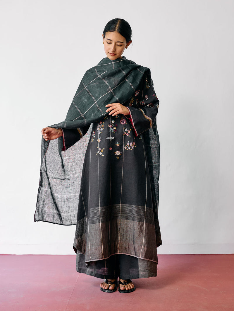 Ura Hand-Embroidered Metallic Linen Kurta Set-Charcoal linen kurta/kurta set by Manan in black for women in Singapore