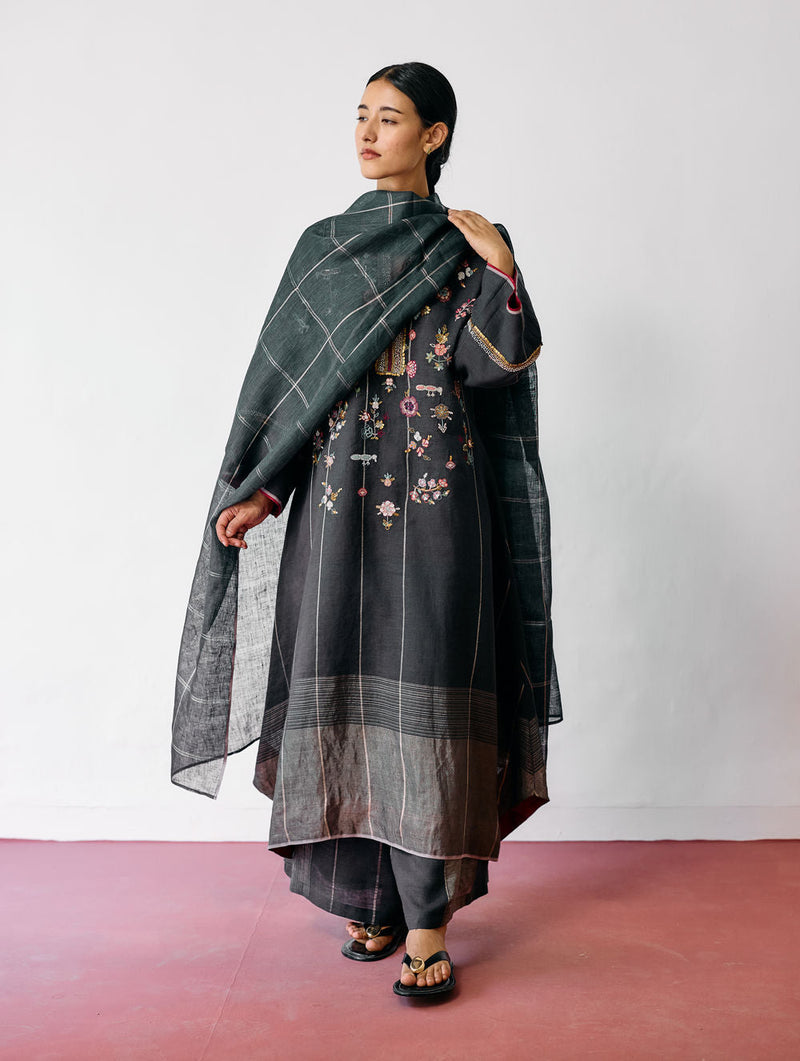 Sava Linen Metallic-Check Dupatta-Charcoal linen dupatta by Manan in black for women in Singapore