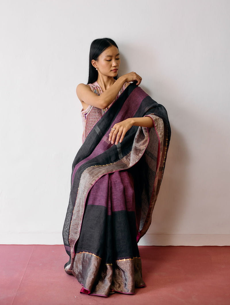 Afra Metallic Handloom Linen Saree-Metallic Charcoal linen saree by Manan in black for women in Singapore