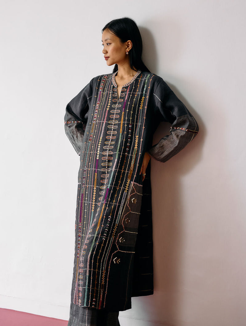 Aicha Hand-Embroidered Panelled Kurta Set-Charcoal linen kurta/kurta set by Manan in black for women in Singapore