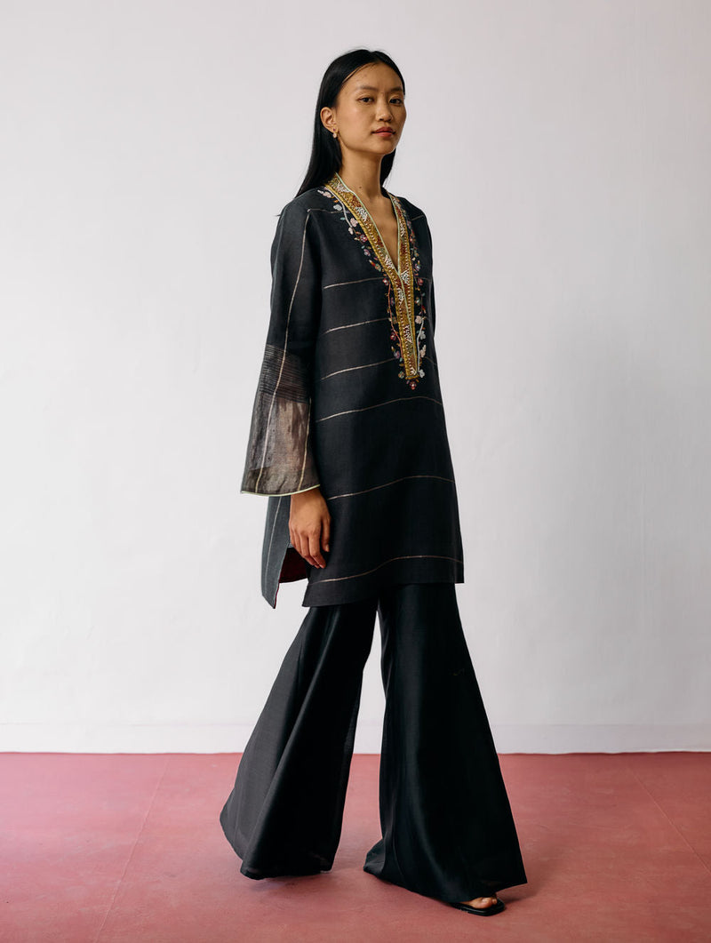 Naar Hand-Embroidered Metallic Kurta Set-Charcoal linen kurta/kurta set by Manan in black for women in Singapore