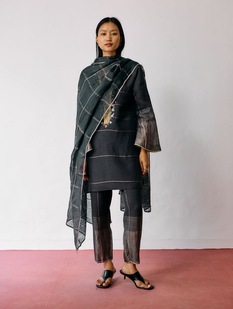 Mora Hand-Embroidered Metallic Linen Dupatta-Charcoal linen dupatta by Manan in black for women in Singapore