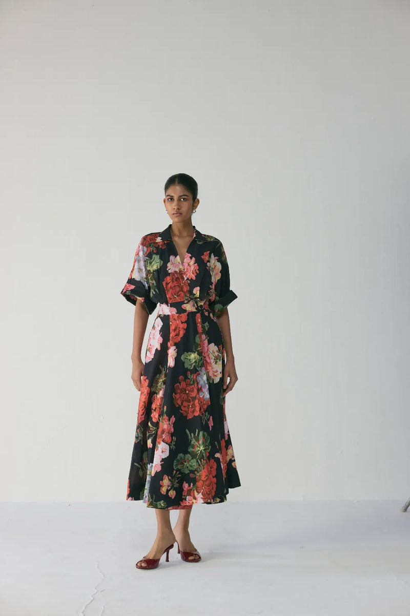 BLOODY MARY LONG COLLAR DRESS poplin by Yam in black color for women in Singapore