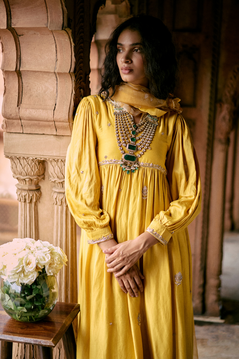 PH-2469 
Kurta 
Pants 
Dupatta Set by Paulmi & Harsh for women in Singapore