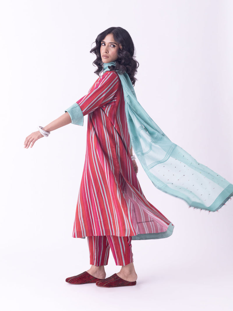 Tantu-Kurta silk blend kurta/kurta set by Shades of India in red for women in Singapore
