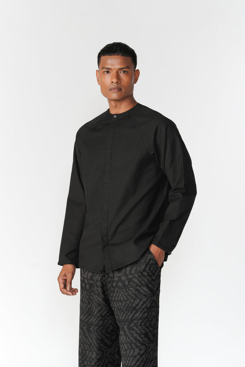 Raglan Shirt top/shirt by Turn Black in black for men in Singapore
