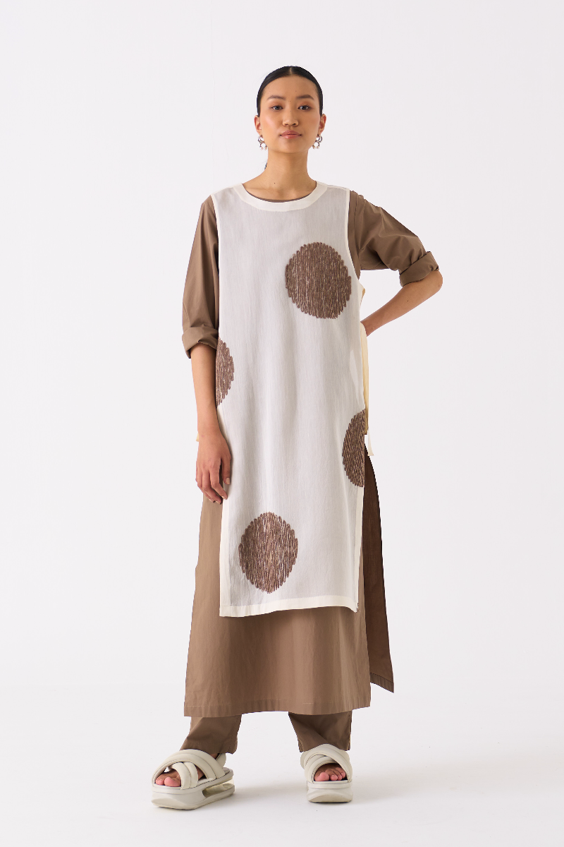 SIDE TIE OVERLAY TUNIC-OVERLAY : IVORY
TUNIC : CEDAR poplin by THREE for women in Singapore