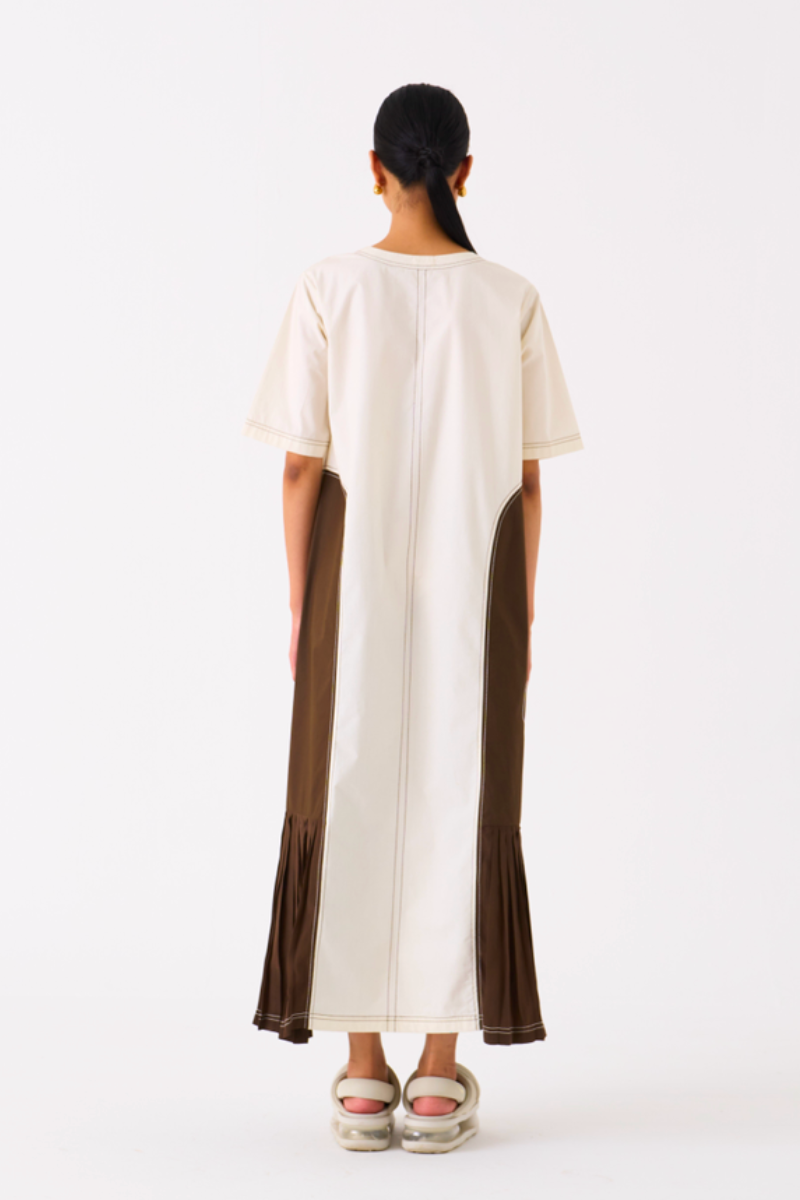 SIDE U-PLEAT DRESS-IVORY/DARK OLIVE poplin by THREE in olive color for women in Singapore