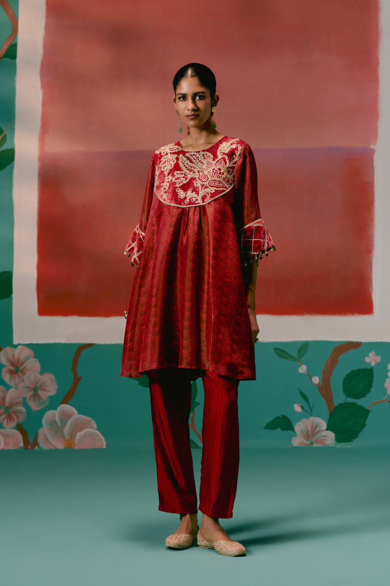 Maroon Embroidered Kurta Set tissue Buy Maroon Embroidered Kurta Set from C&W | Kurta/Kurta Sets for Women by Label Mogra for women in Singapore