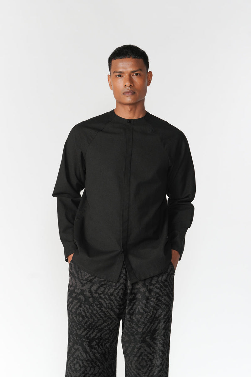 Raglan Shirt top/shirt by Turn Black in black for men in Singapore