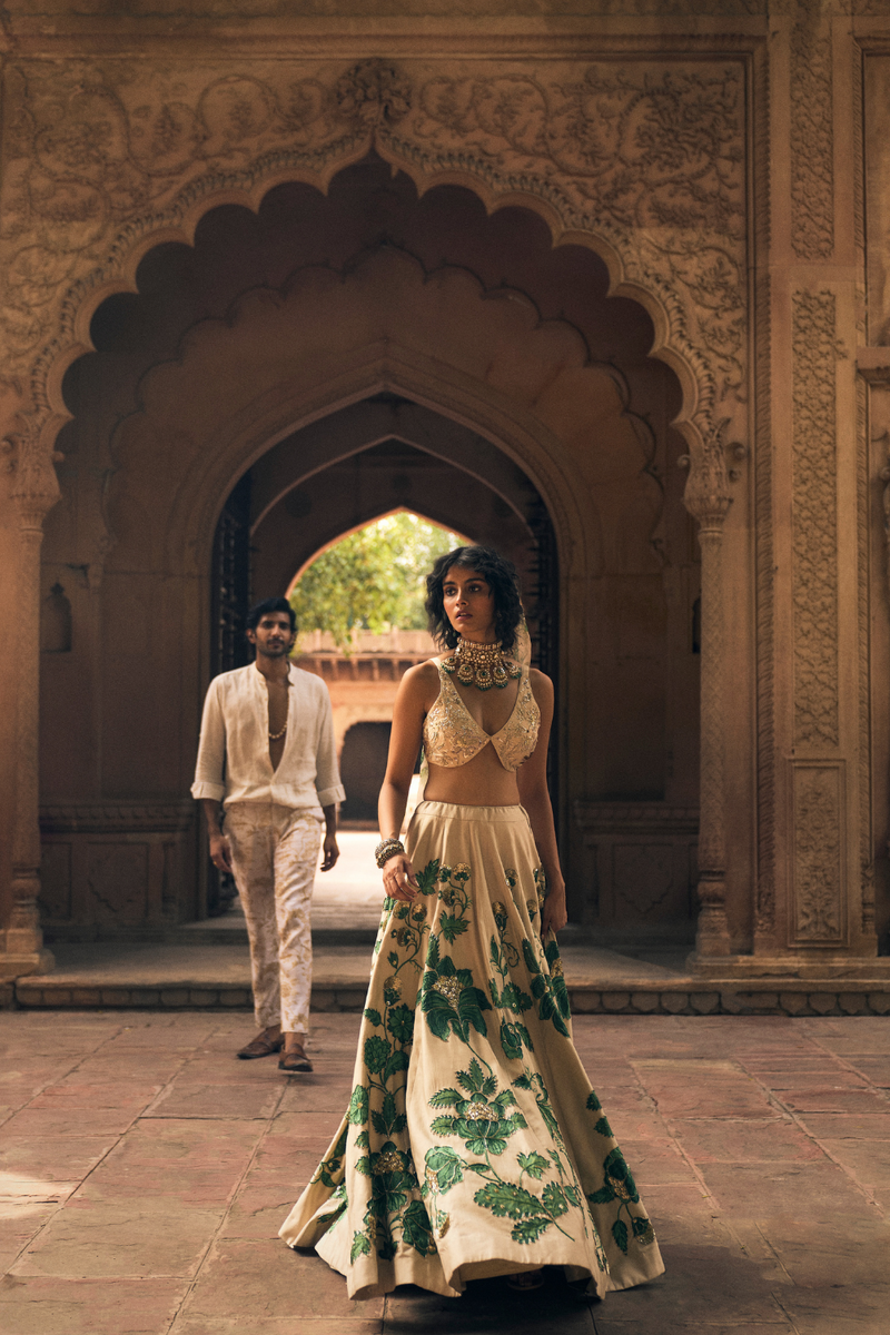 PH-2473 
Lehenga 
Blouse 
Dupatta Set by Paulmi & Harsh for women in Singapore