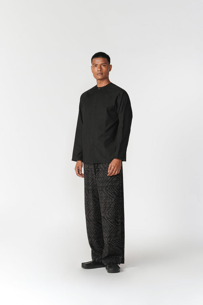 Raglan Shirt top/shirt by Turn Black in black for men in Singapore