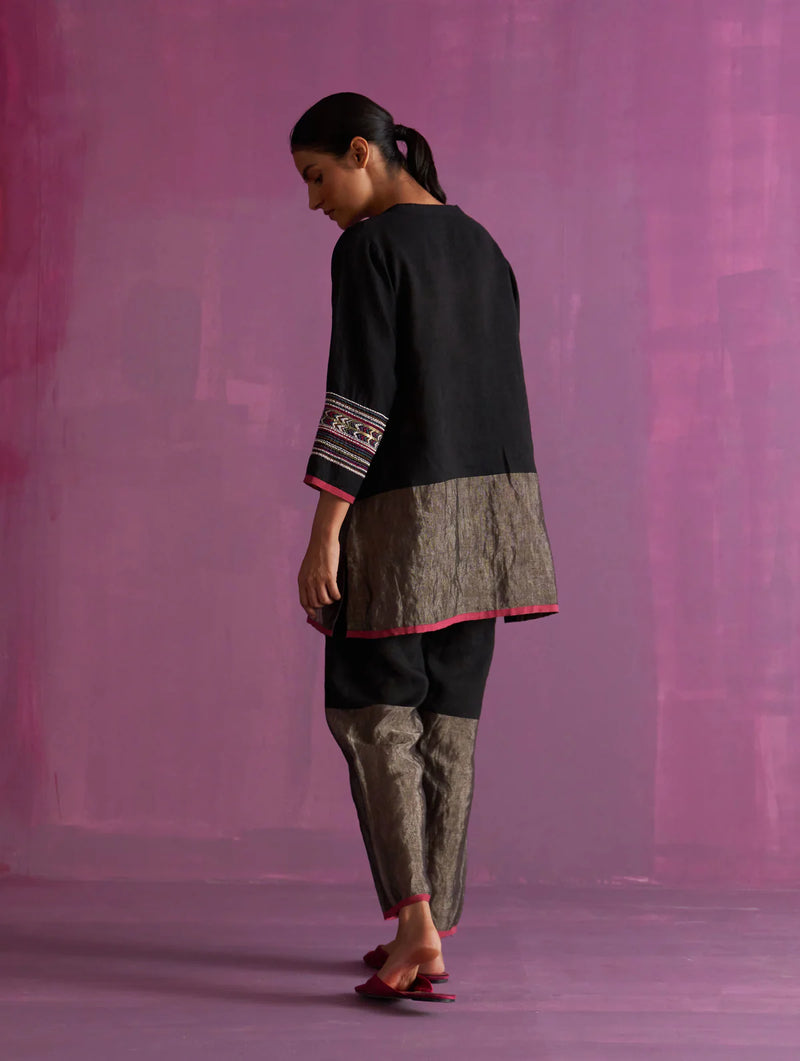 Cyra Floral Hand-Embroidered Kurta - Black linen by Manan in black color for women in Singapore