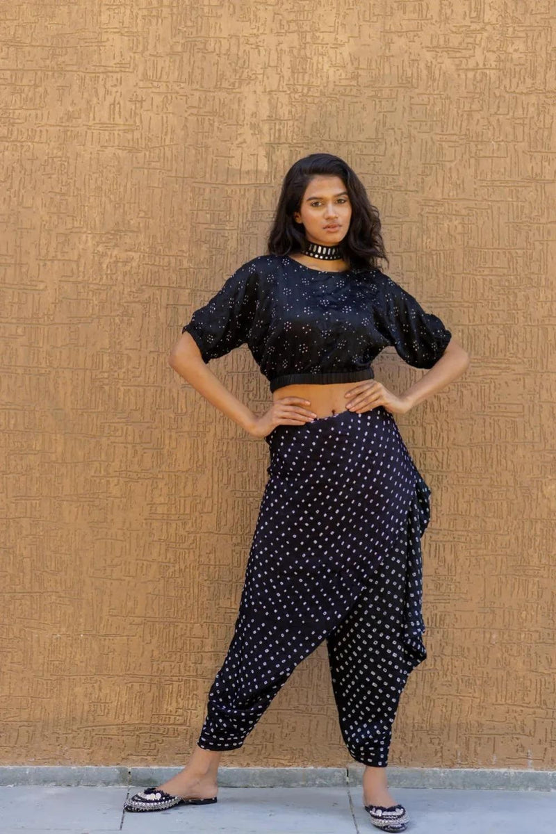 CROP TOP ELAS-BLACK silk by Dyelogue in black color for women in Singapore