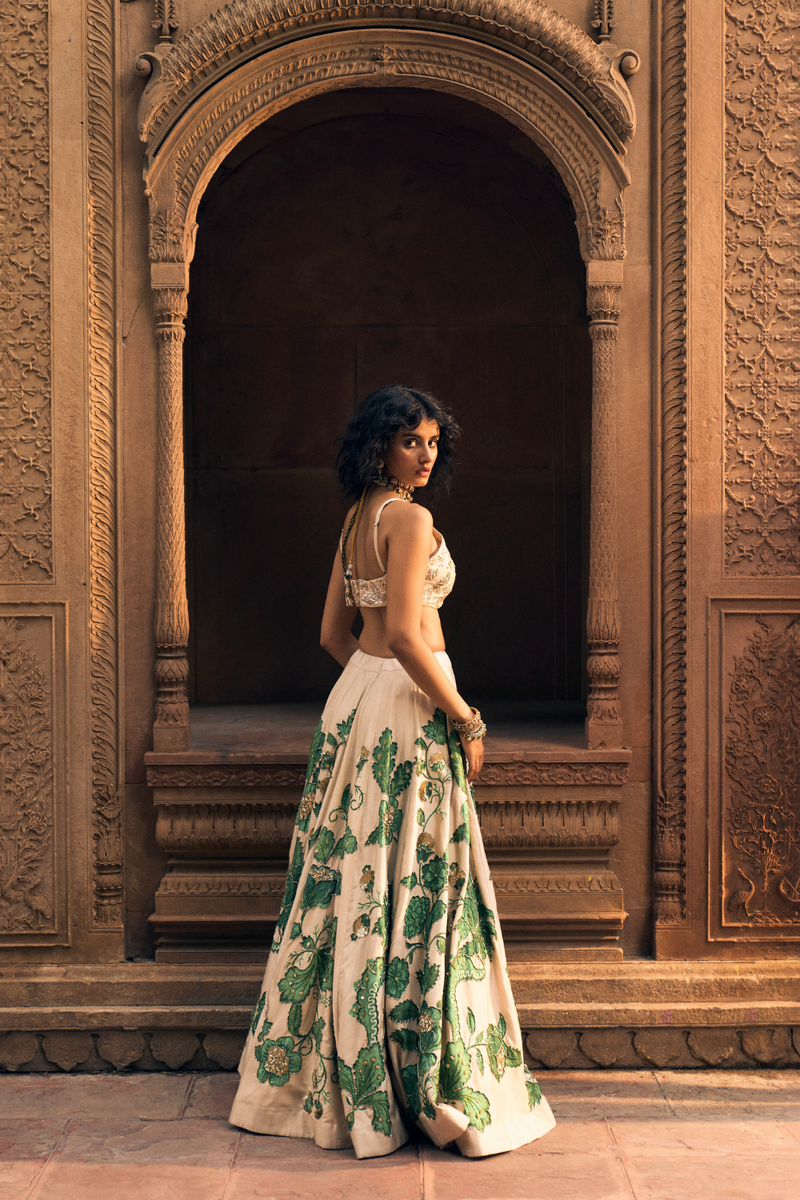 PH-2473 
Lehenga 
Blouse 
Dupatta Set by Paulmi & Harsh for women in Singapore
