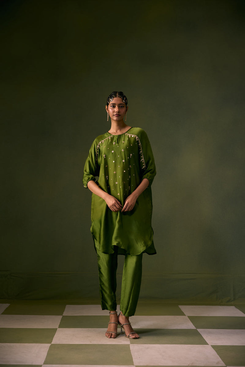 Acove Fern Antifit Kurta with Pants vegan satin, organza satin kurta/kurta set by PRAHNAAYA in green for women in Singapore