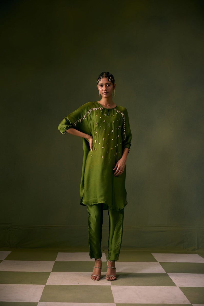 Acove Fern Antifit Kurta with Pants vegan satin, organza satin kurta/kurta set by PRAHNAAYA in green for women in Singapore