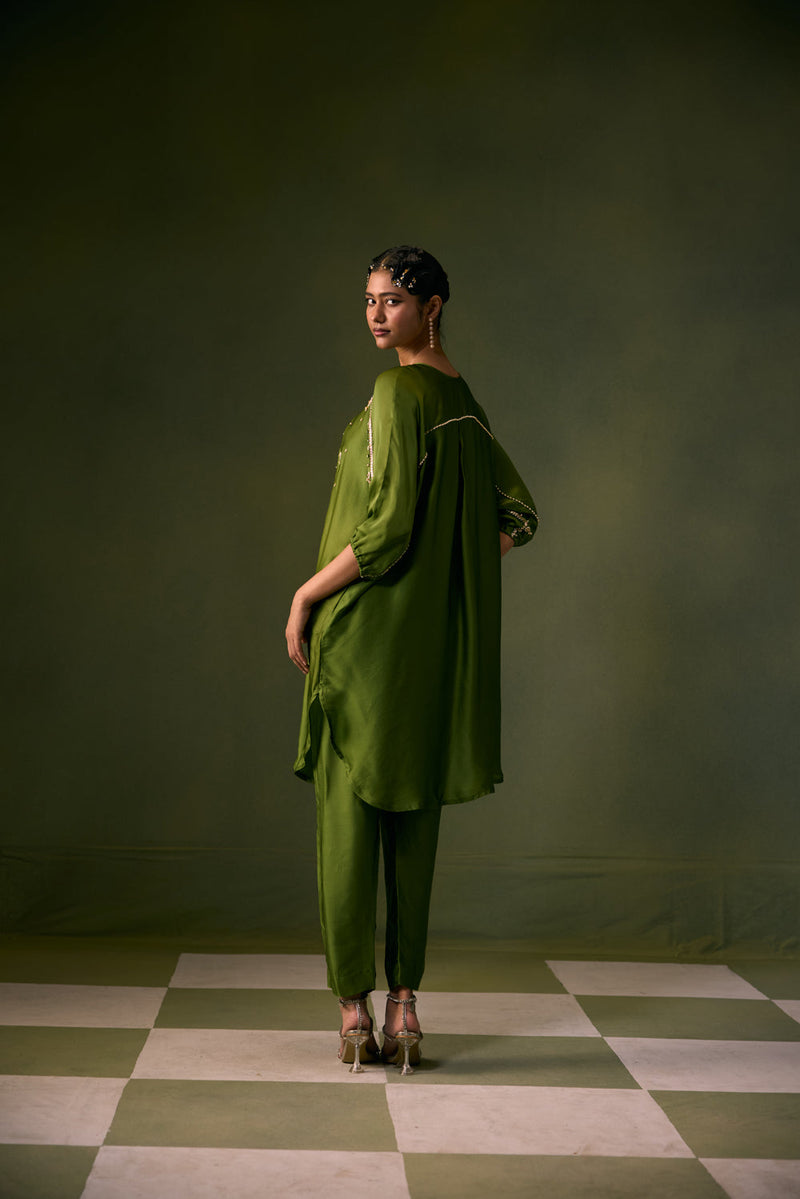 Acove Fern Antifit Kurta with Pants vegan satin, organza satin kurta/kurta set by PRAHNAAYA in green for women in Singapore