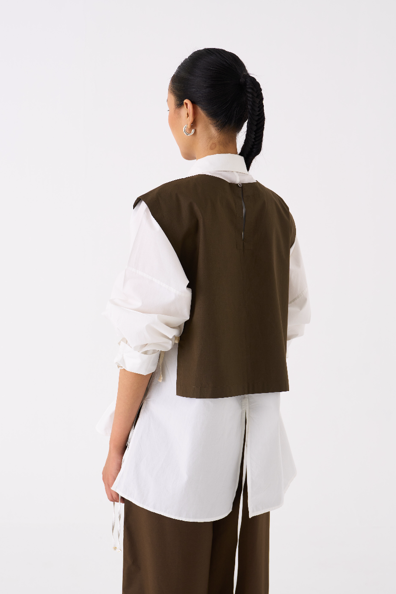 PANELLED SHIRT-OVERLAY: DARK OLIVE
SHIRT : WHITE poplin by THREE in olive color for women in Singapore
