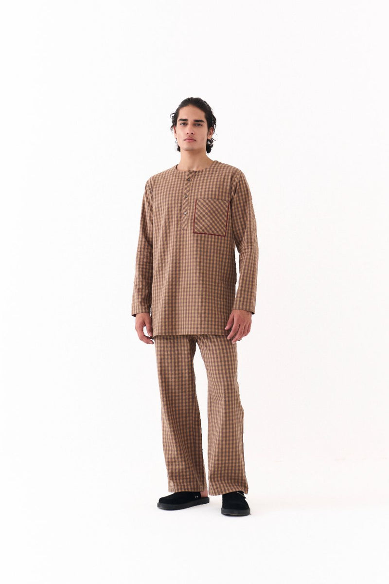 FRONT PLEAT BOTTOM-CARAMEL CHECK-CARAMEL CHECK mul by THREE Men for men in Singapore