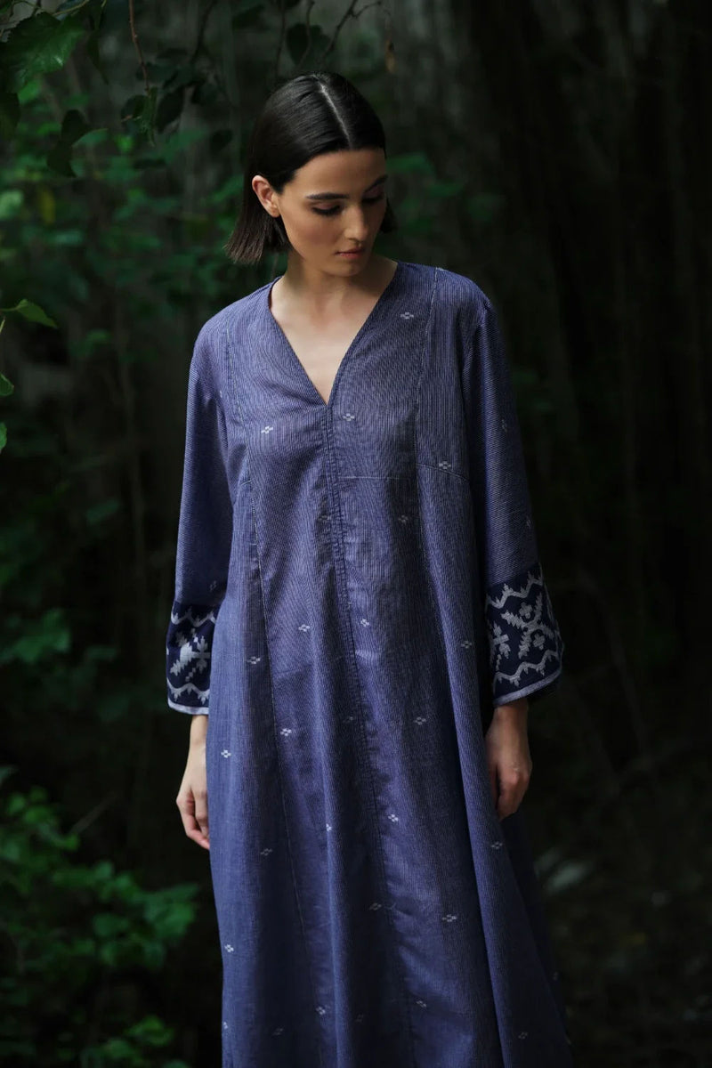 Aab e Rawan’ indigo blue Bengal muslin Jamdani tunic cotton jamdani kurta/kurta set by Malika Mathur in indigo for women in Singapore