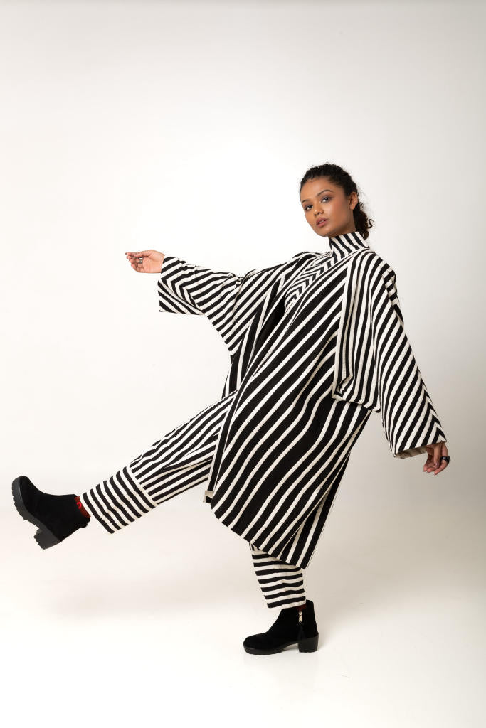 Aloma Jacket cotton by Ka-Sha in black color for women in Singapore