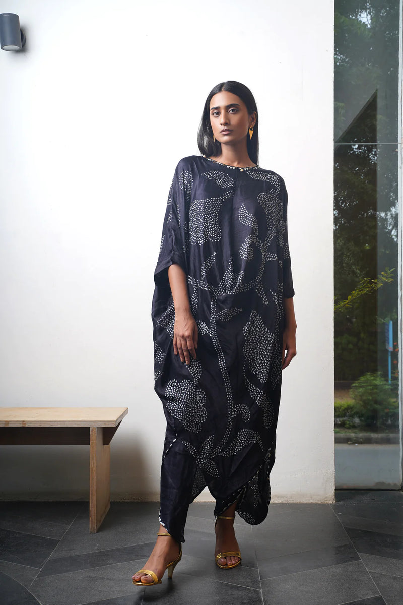 IKEBANA SET-black silk by Dyelogue in black color for women in Singapore