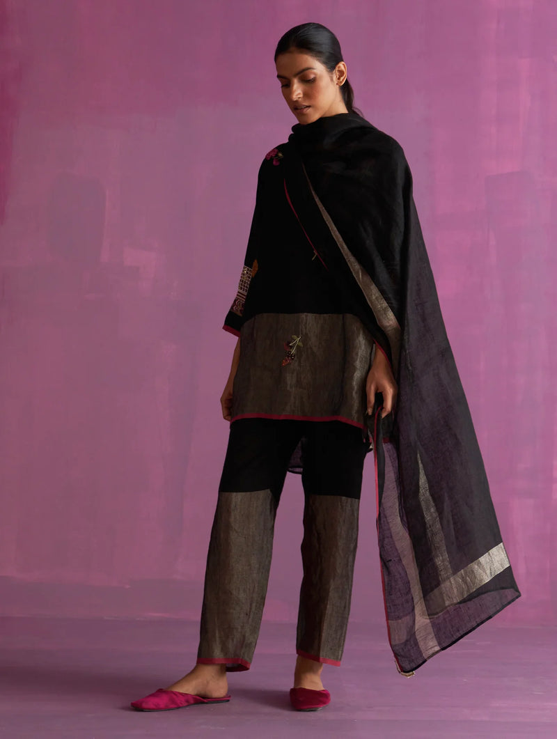 Essa Metallic
 Linen Pant
- Black linen by Manan in black color for women in Singapore