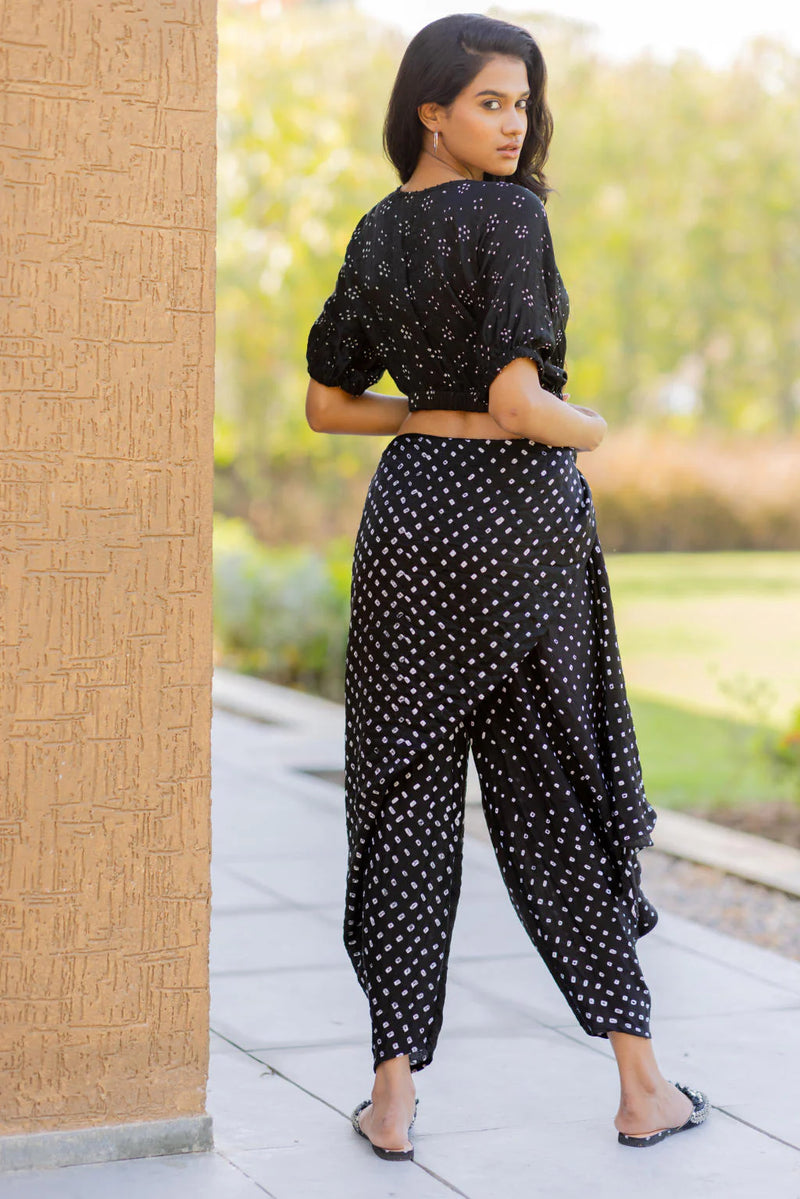 CROP TOP ELAS-BLACK silk by Dyelogue in black color for women in Singapore