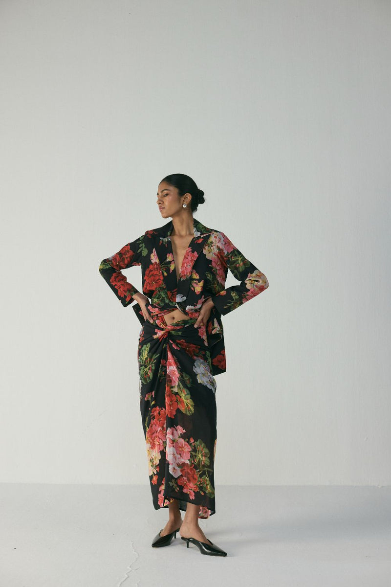 BLOODY MARY BLAZER & KNOTTED SKIRT SET by Yam in black color for women in Singapore