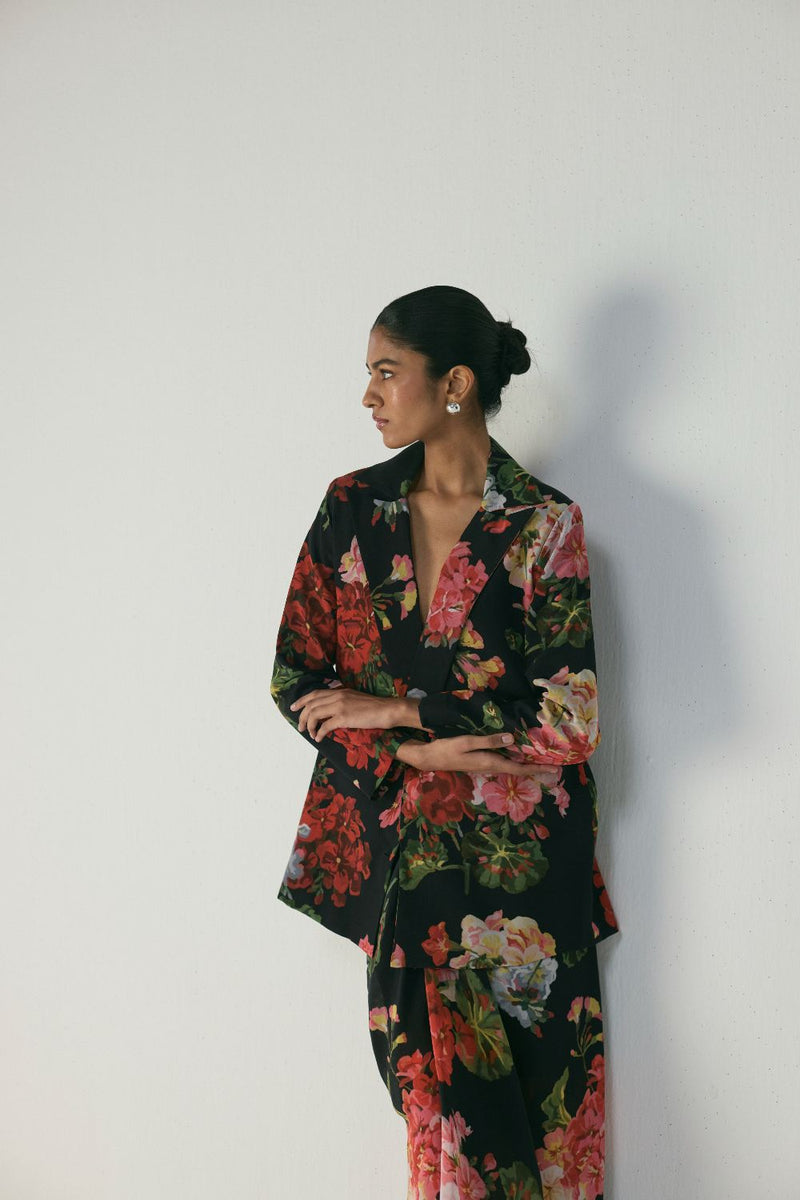 BLOODY MARY BLAZER & KNOTTED SKIRT SET by Yam in black color for women in Singapore