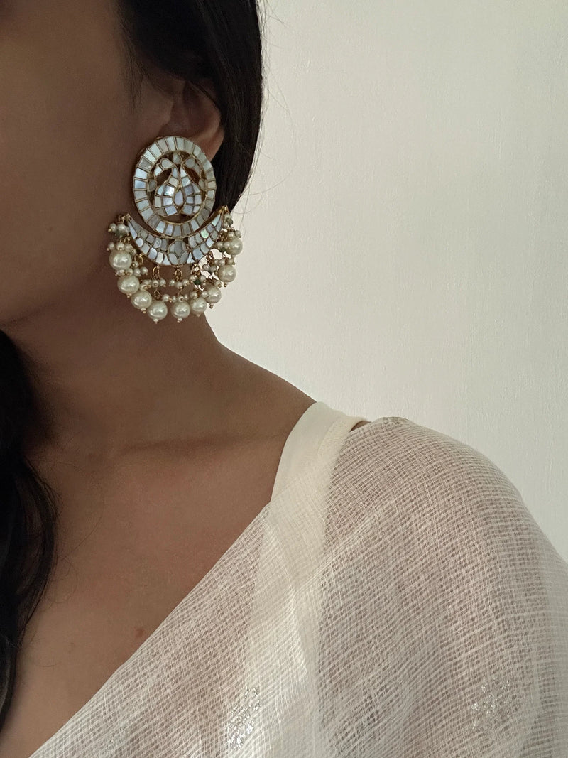 DHFP26-4 CHANDANI MOP EARRINGS