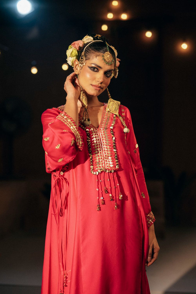 Chamakeen Antifit Asymmetrical Kurta Set