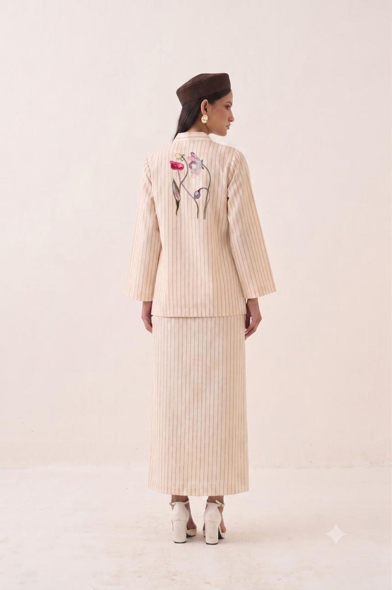 Lehar OFR 10 cotton slub jacket/overlay by O'Frida in ivory for women in Singapore