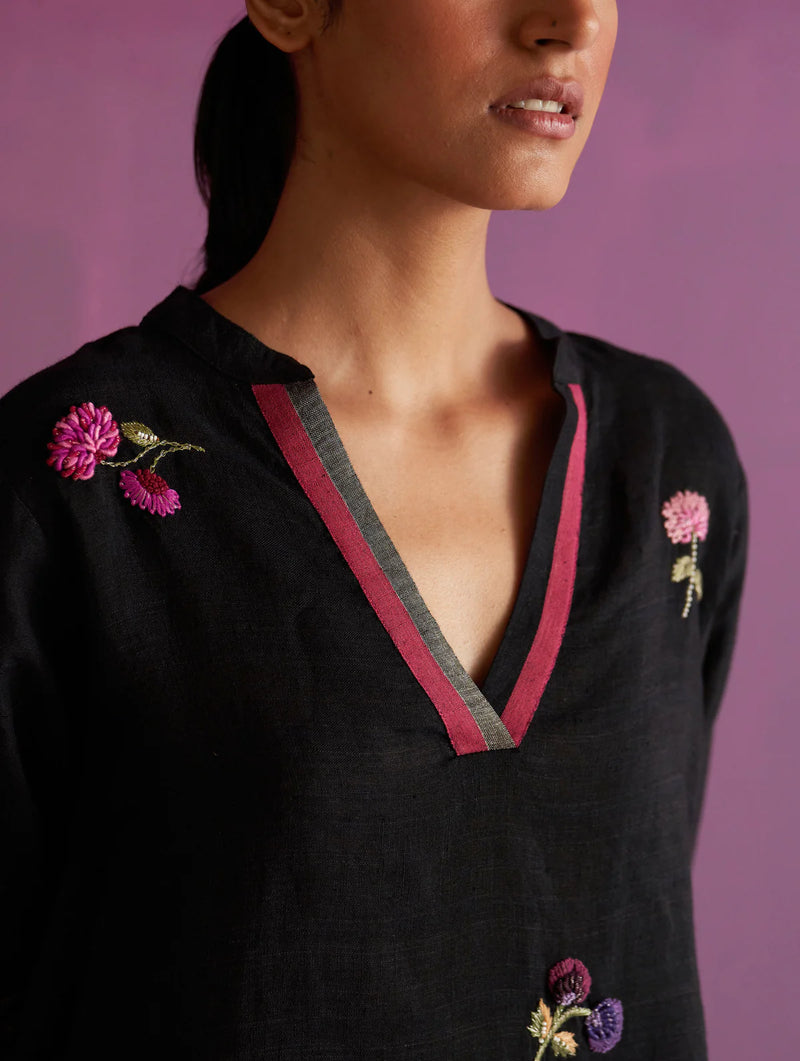 Cyra Floral Hand-Embroidered Kurta - Black linen by Manan in black color for women in Singapore